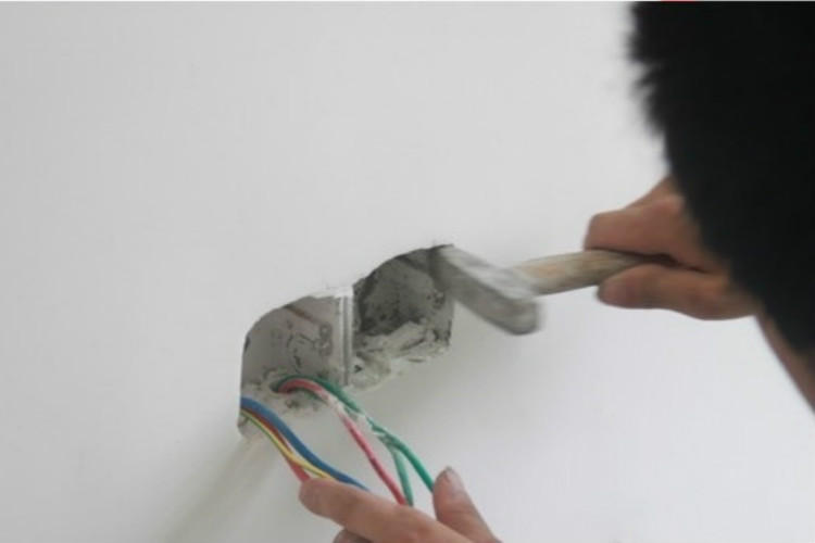 如何更换墙壁插座,墙壁插座底盒坏了如何更换