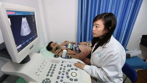 女人怀孕可以骑摩托车吗,怀孕的女人能坐飞机不