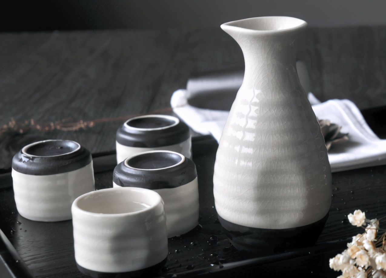 伏特加相当于中国的什么酒,伏特加就是白酒吗