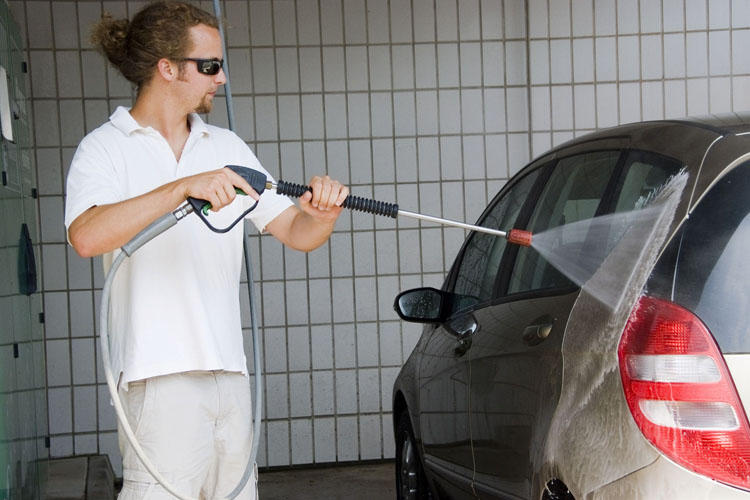 家用洗车机你的挑对了吗？正确挑选让你从此每天开新车哟