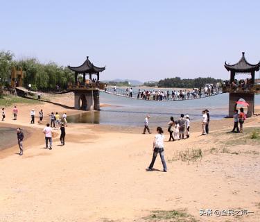 女子体验网红千层漏摔成九级伤残,女子跌落网红桥受伤致残起诉