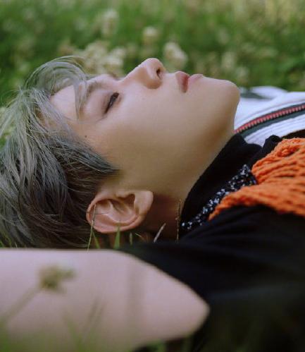 sm超级男团super,边伯贤已经跟sm解约了吗