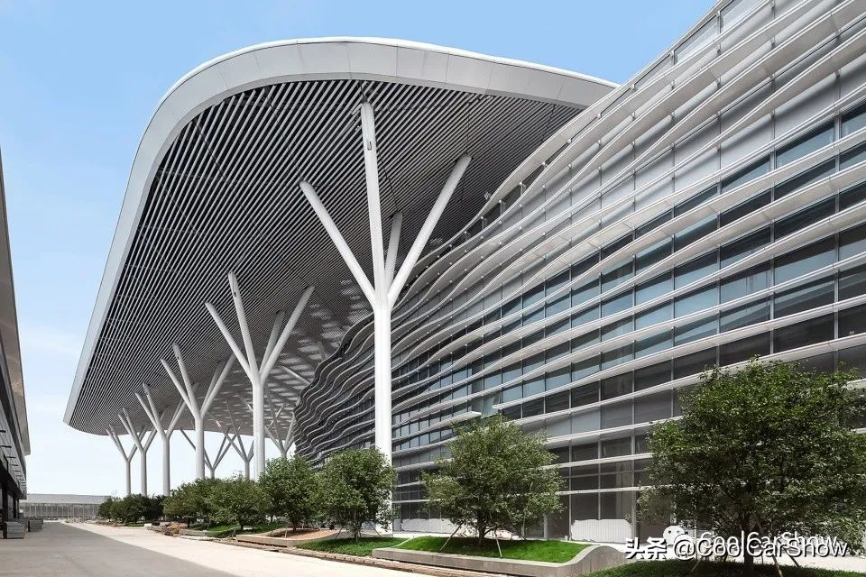 鸟巢体育馆有几个足球场,六个鸟巢