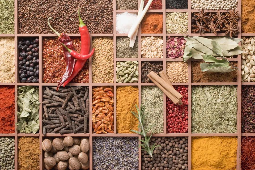 乐事辣卤鸭脖味测评,乐事辣卤鸭脖味薯片好吃吗