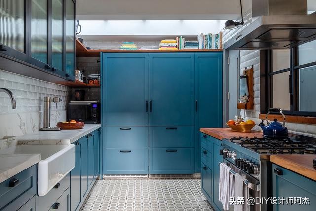 闺蜜狠砸300万买套200平别墅，露台直通客厅砌浴缸，看完不想走了