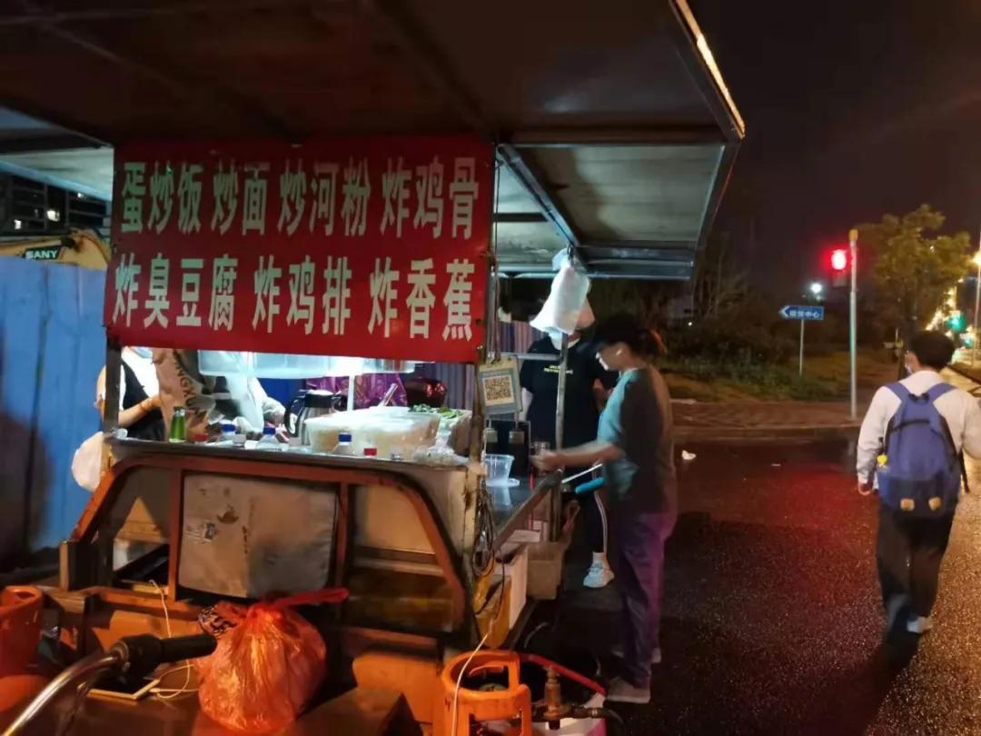 谁在美兰湖站挂上了口罩