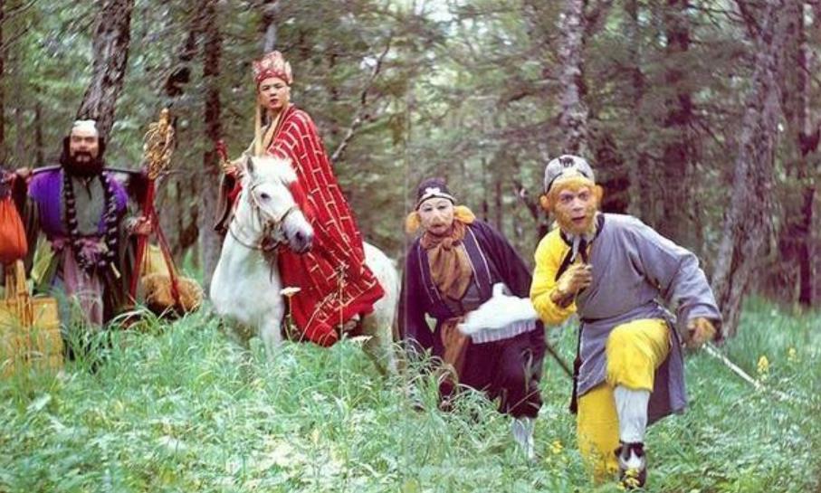 西游记里的白龙马最后惨死马棚,拍摄完西游记的白龙马有多惨