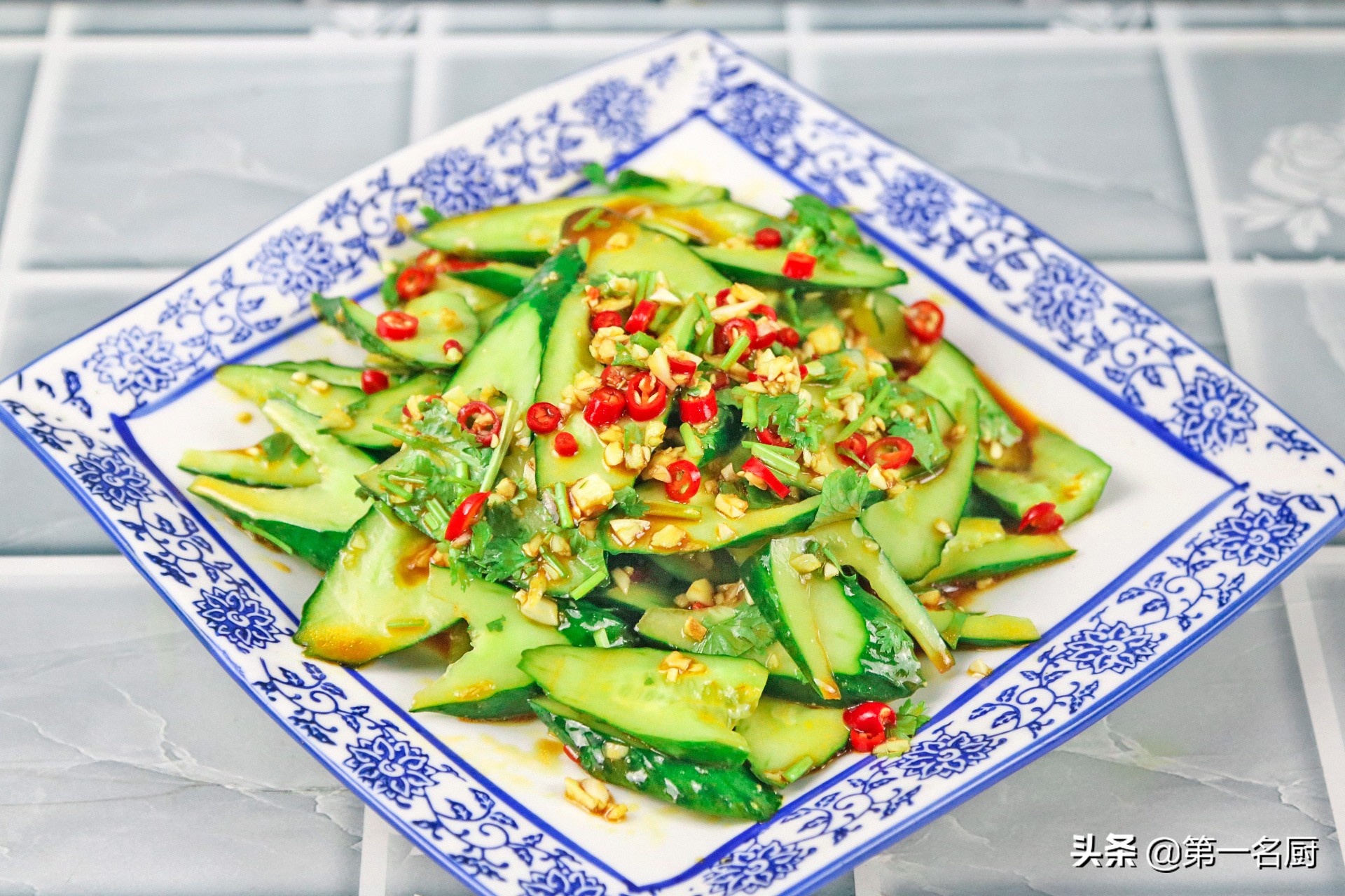 酥脆爽口的拌黄瓜这样做才够味,黄瓜怎样拌最好吃又快又简单