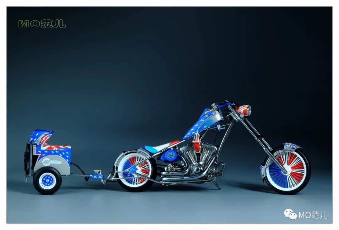 想试试用蓝色“焊”住你的眼睛是什么感受吗？