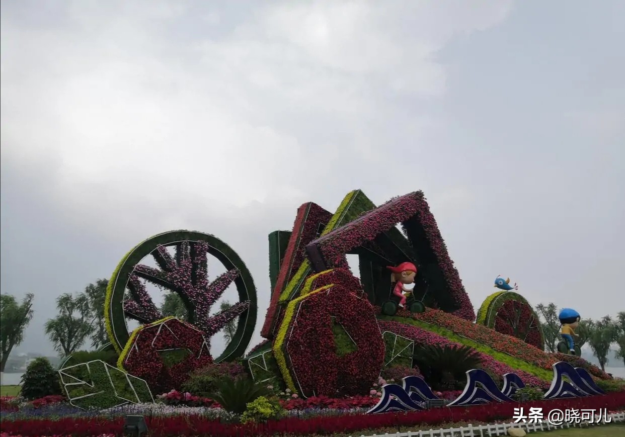 山东省十大人文旅游景点之一泰山,山东泰山西湖音乐喷泉