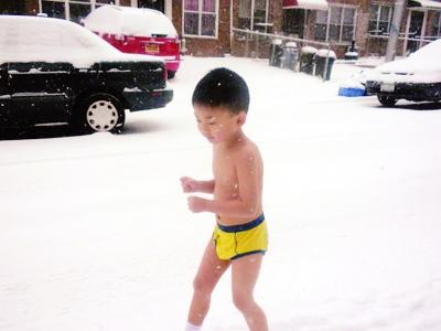 这个南京12岁的神童,真的很牛吗?开飞机、出自传、上*京大南**学…