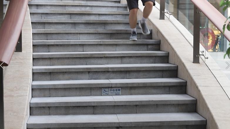 休闲运动鞋便宜没好货?硬核测试美国名牌、淘宝小米有品百元爆款