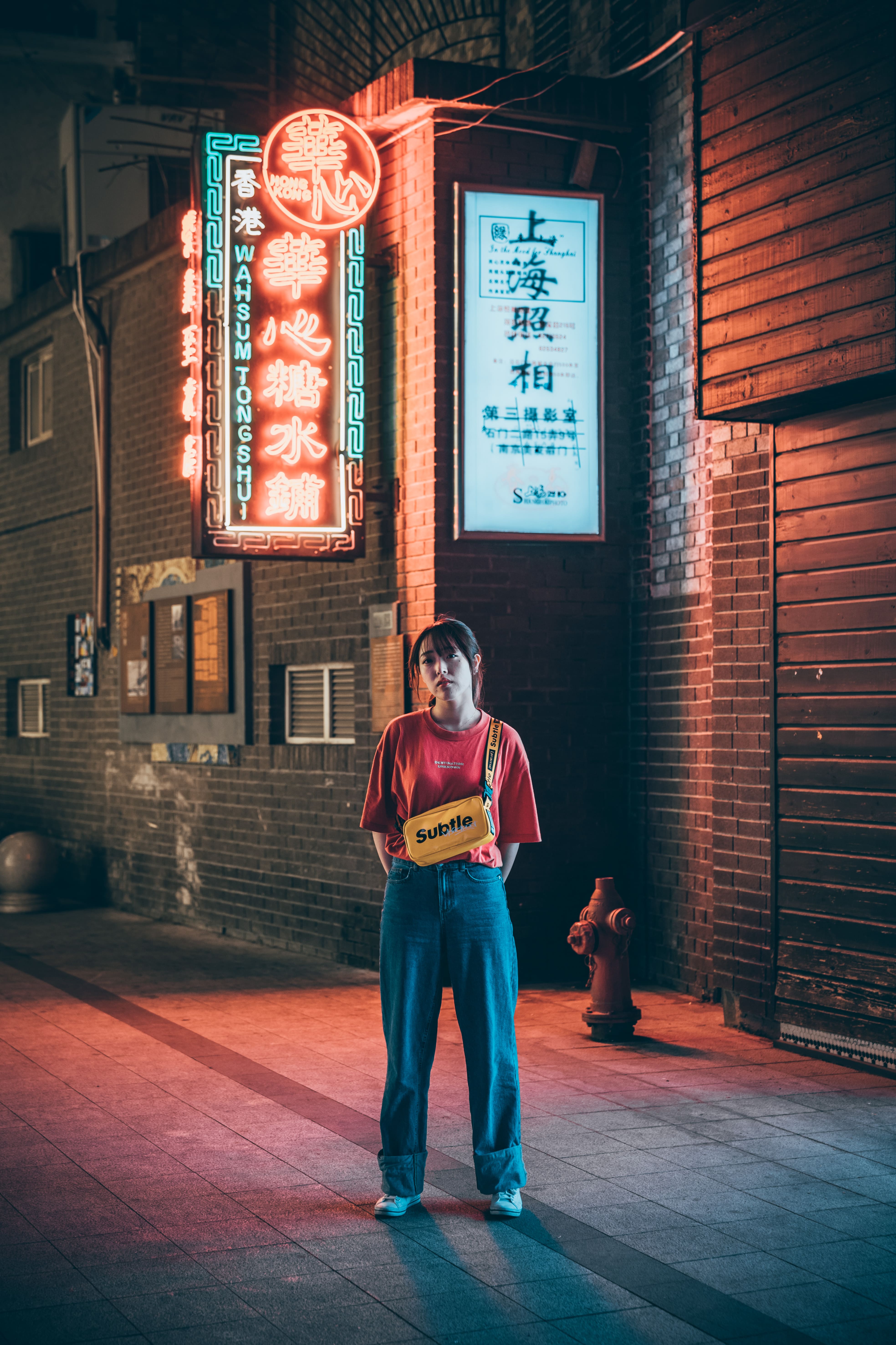 李斯丹妮同款subtle斜挎包,香港潮牌中性穿搭