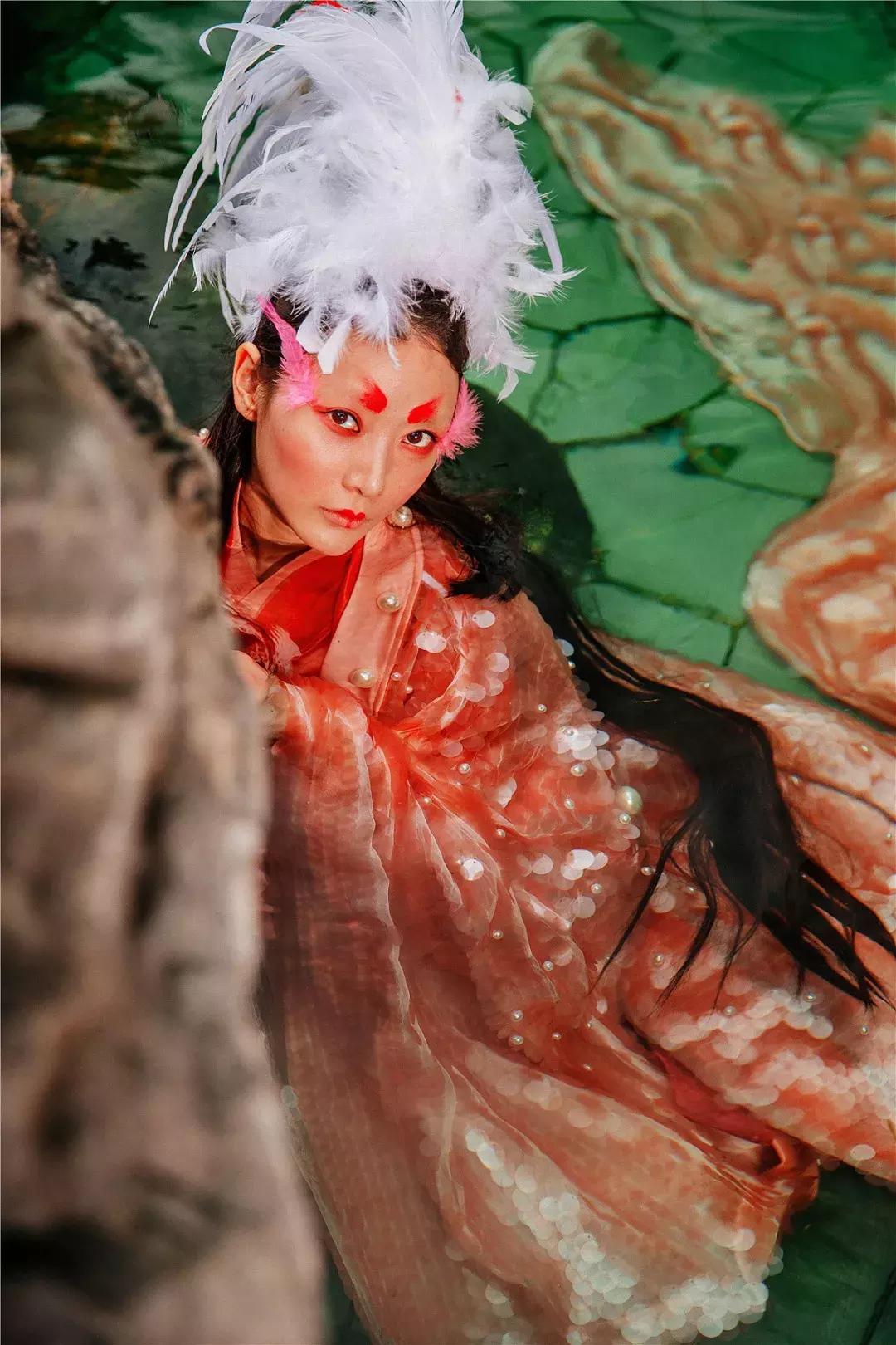 90后女孩拍稀有动物,90后女孩拍视频200万