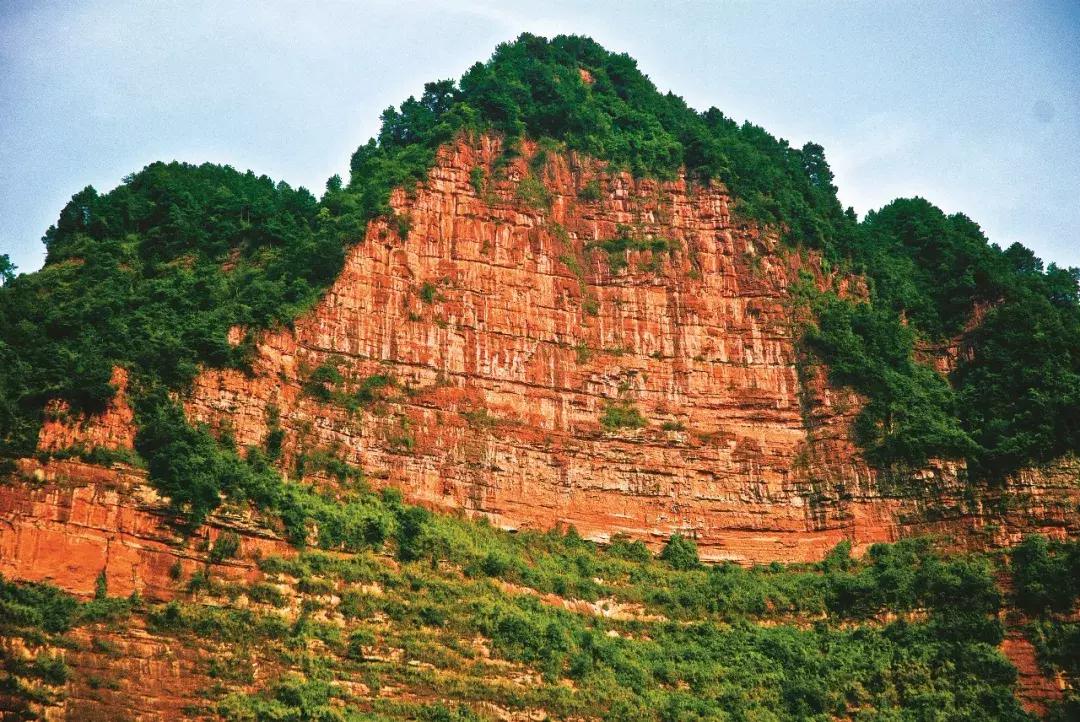 快去綦江的莲花保寨看看，那儿发生了一件事儿