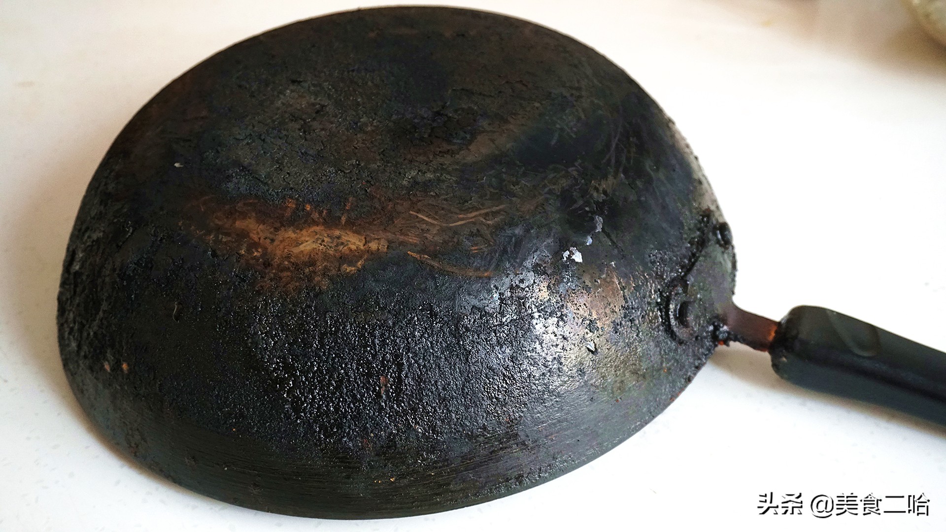 铁锅黑油垢怎么去除小窍门,铁锅清洗黑垢小妙招
