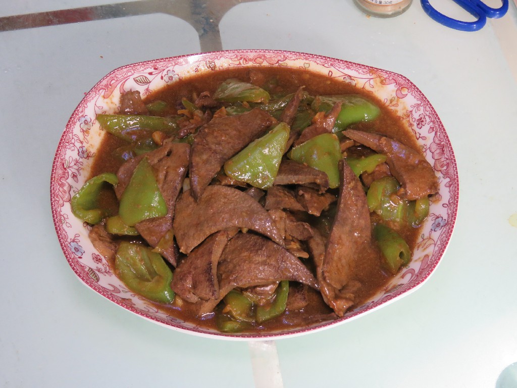 青椒猪肝要加酱油吗,青椒猪肝要不要过一下水