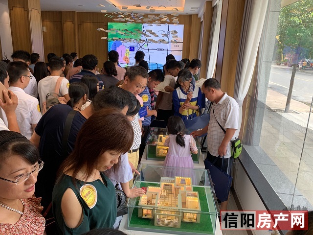 购房销售中心爆满,爆满的售楼部