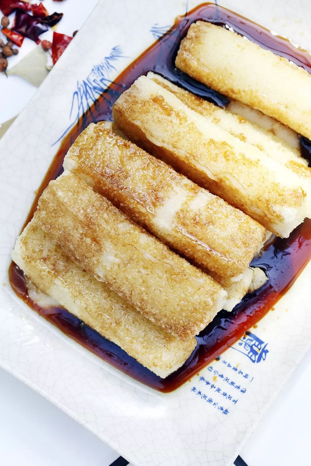 重庆的串串凭着份量实在的资格串味儿在南充开业至今打卡到上瘾!