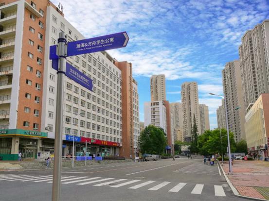 坐拥“专属地铁”,有7大美食集结地!东北这所大学“顶尖”配置太绝!