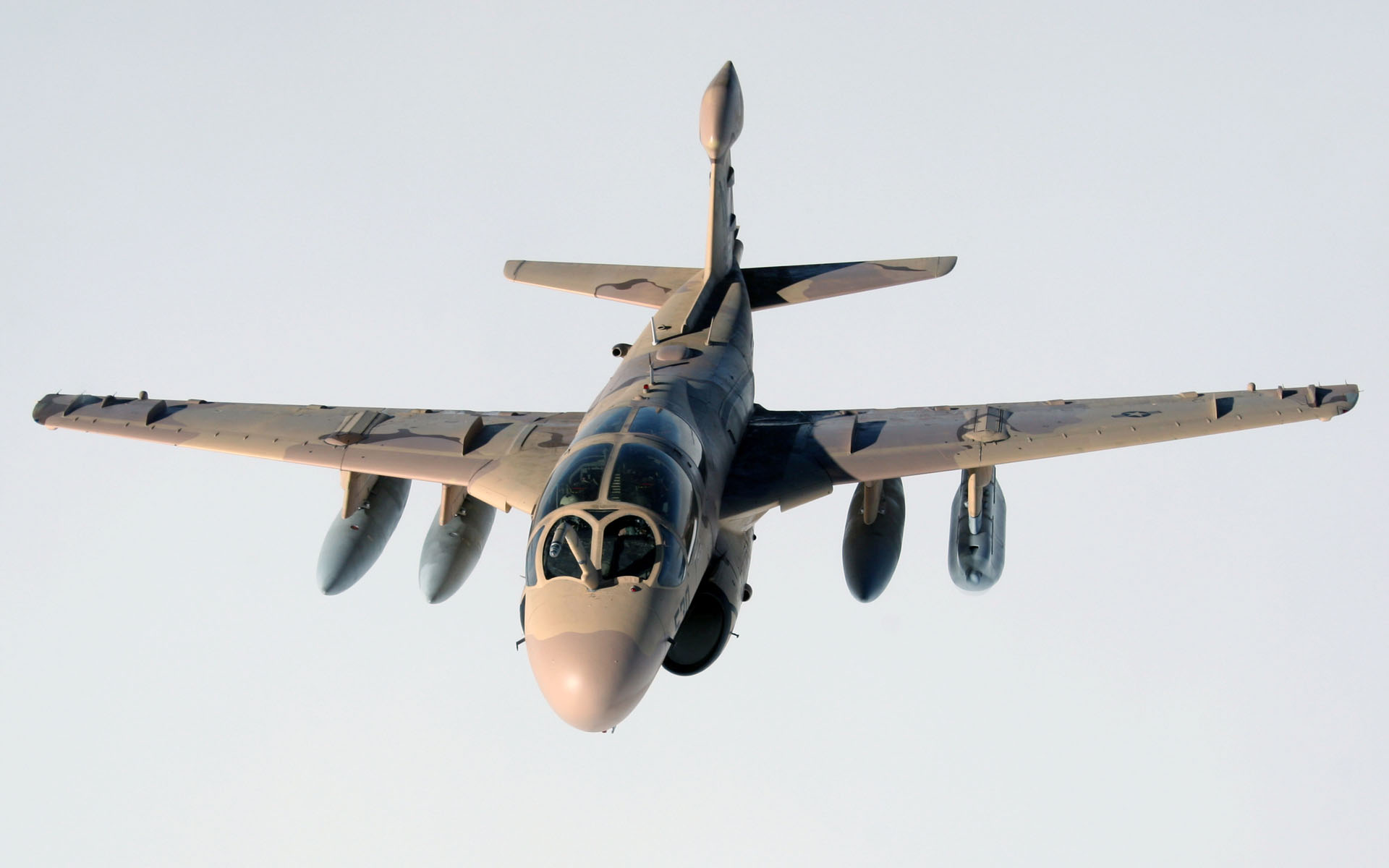 美国海军舰载航空兵第一种全天候攻击机——A-6“入侵者”攻击机