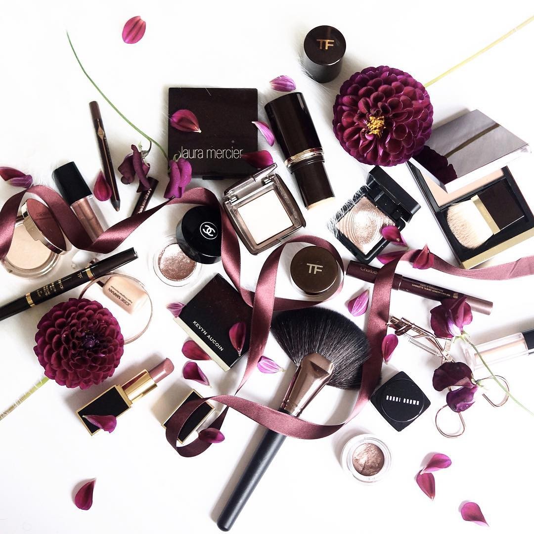 表面光鲜亮丽的时装编辑们，背地里竟然都在买这些？