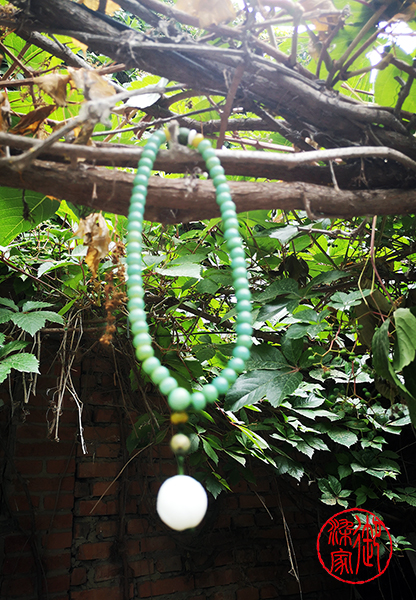 红楼梦翡翠雕刻吊坠,红楼梦文化艺术珍藏品