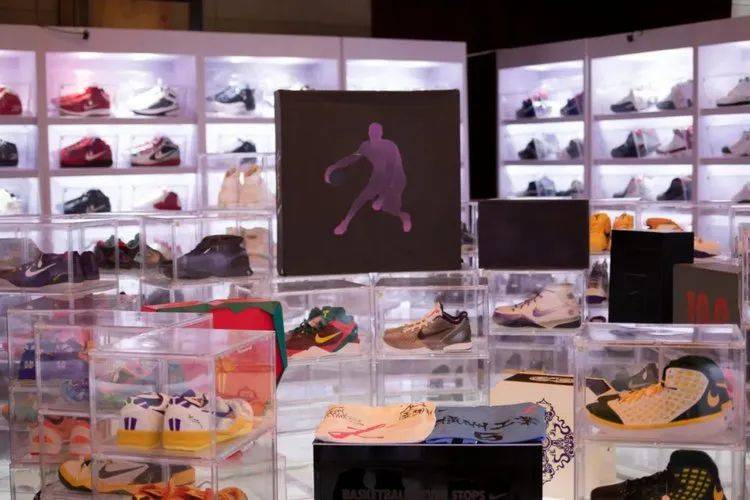 376双鞋,拍出718万人民币!炒鞋圈到底有多疯狂?