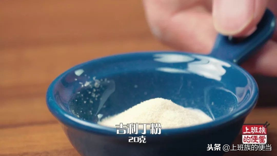 牛奶鸡蛋芒果布丁的做法,自制芒果布丁入口即化超级好吃