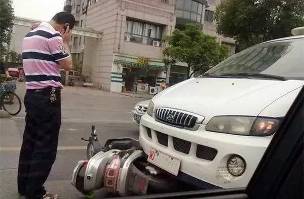 军车与民车发生交通事故怎么办,军车与私家车发生交通事故