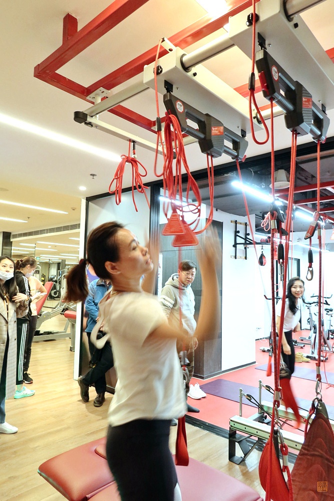 不能飞去巴黎伦敦,不如到大连喂鸽子,赏海景吃海鲜