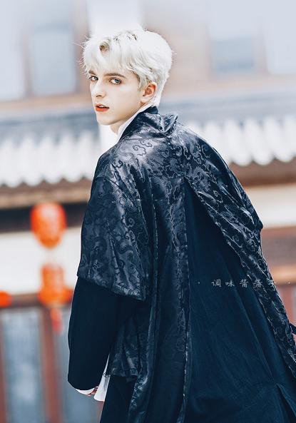 人间最清醒秀粉，《创4》米卡粉为利路修砸两万，笋丝表示要退还