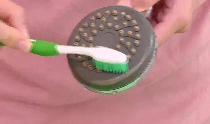 不用清理水垢的花洒,如何打开花洒去除花洒水垢