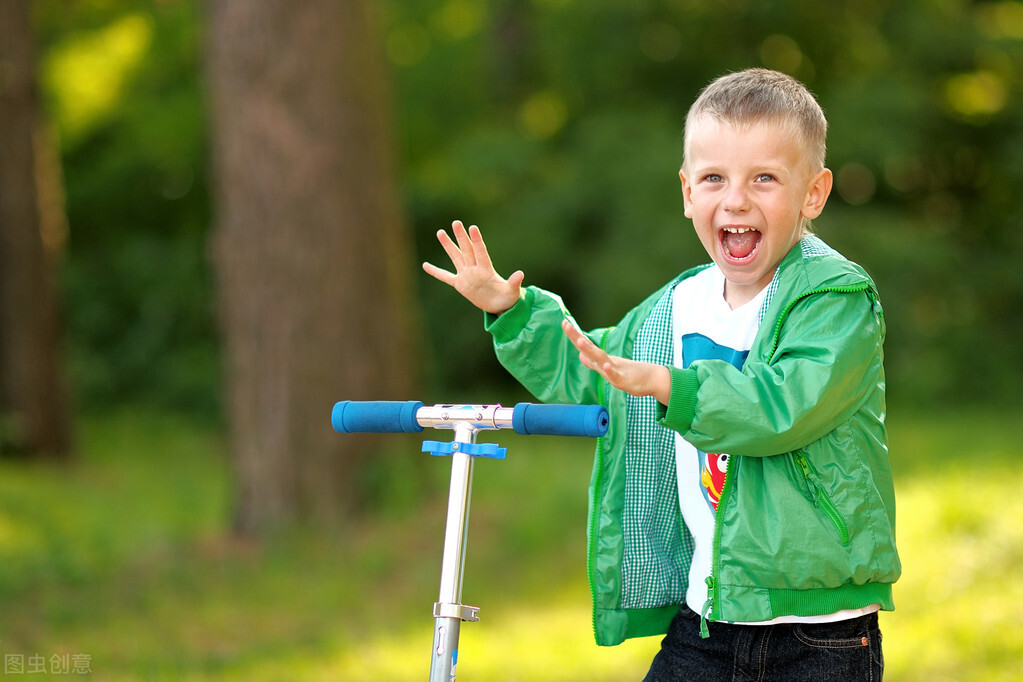 选购滑板车有哪些问题需要注意呢,滑板车初学者买什么款合适