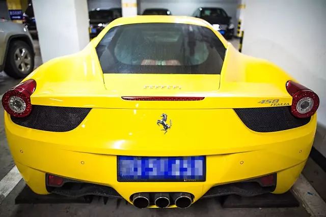 武汉豪车的视频,武汉最豪停车场