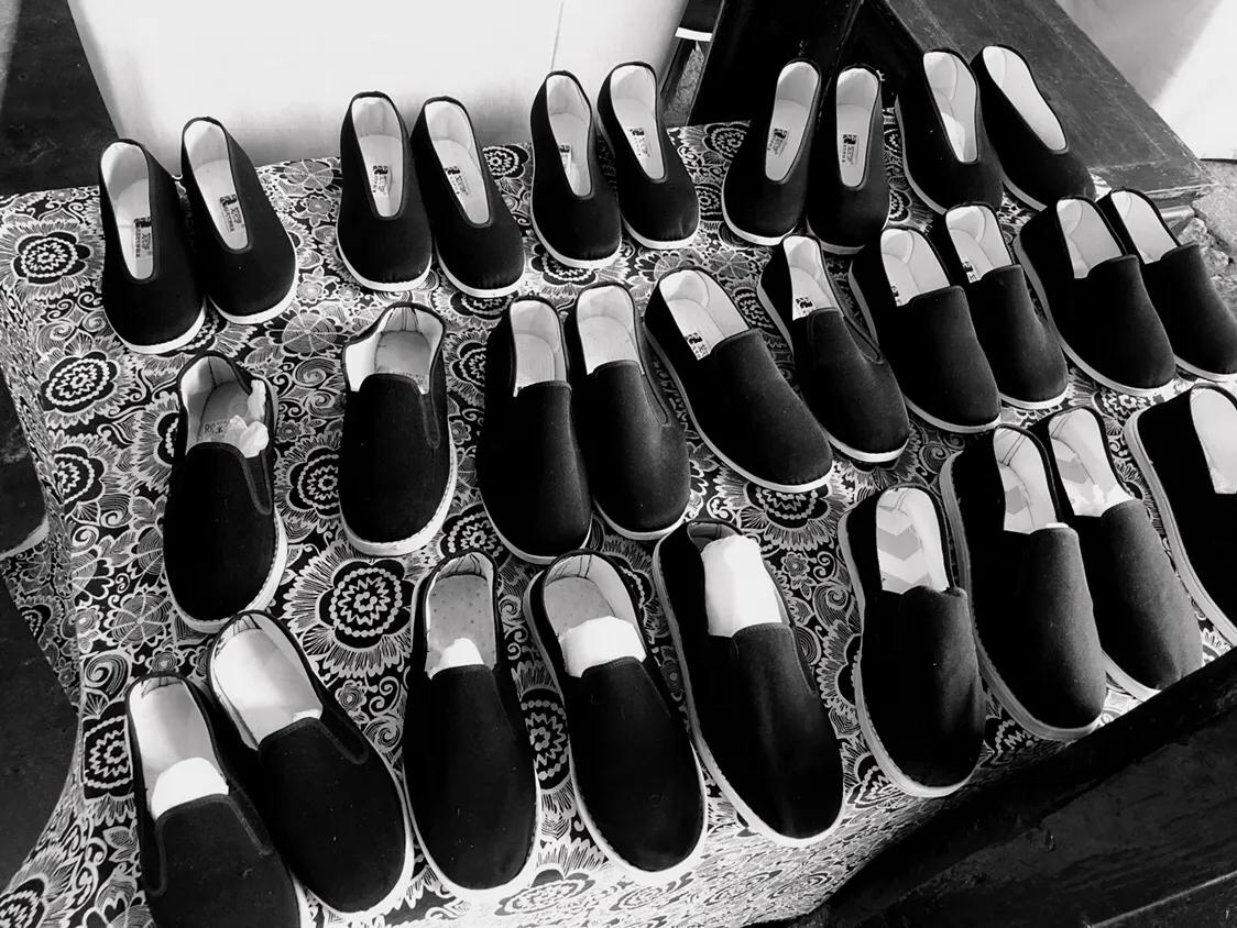 听戏享受这悠闲时光,听戏喝酒自在逍遥