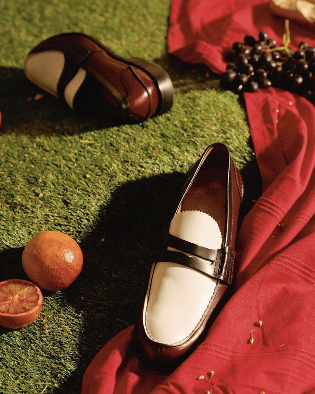 乐福鞋和豆豆鞋哪个更好看,一脚蹬乐福鞋和豆豆鞋的搭配区别