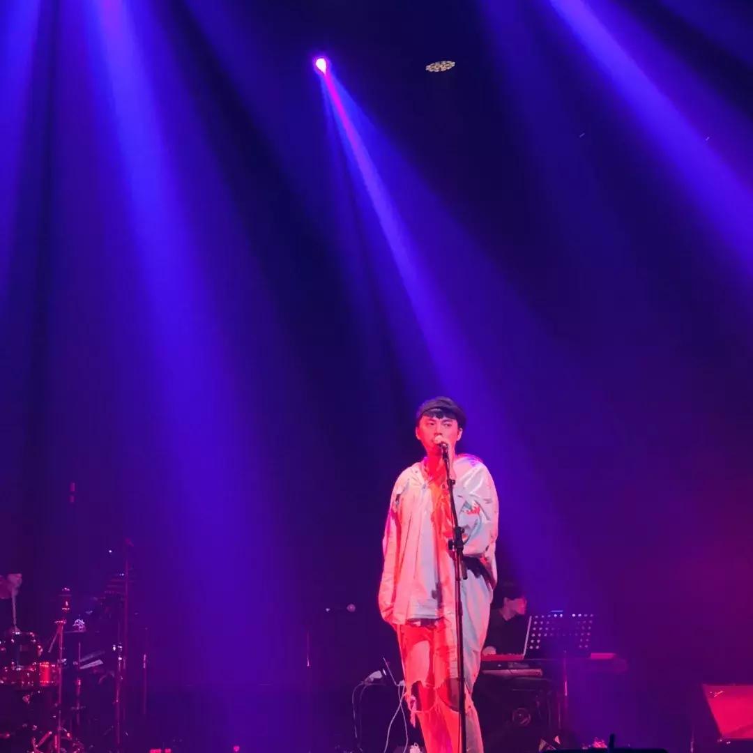 大榜电台|听Hush和落日飞车的Live，不用喝酒