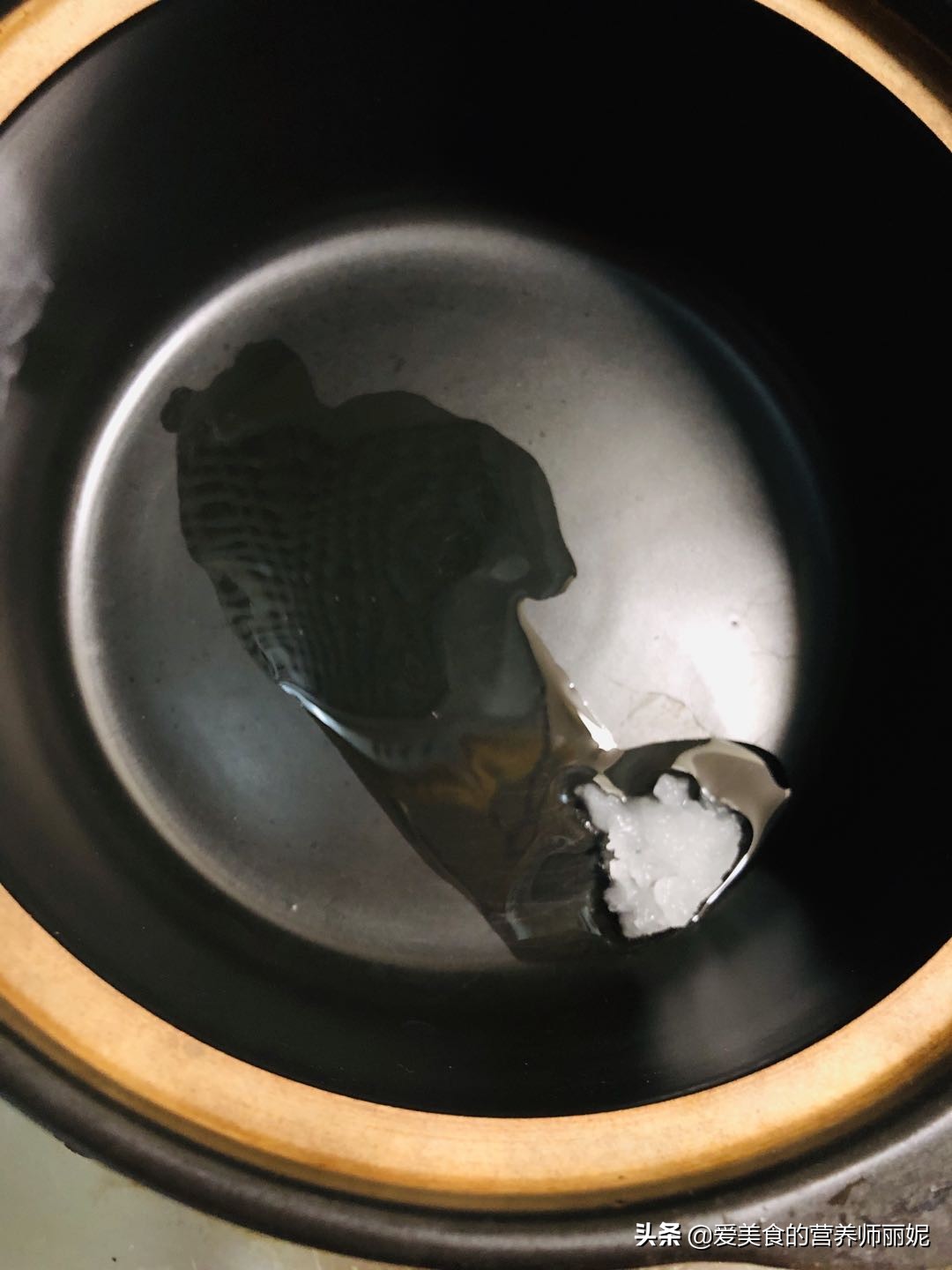 花蛤基围虾焖锅,蒜蓉花蛤虾煲的家常做法