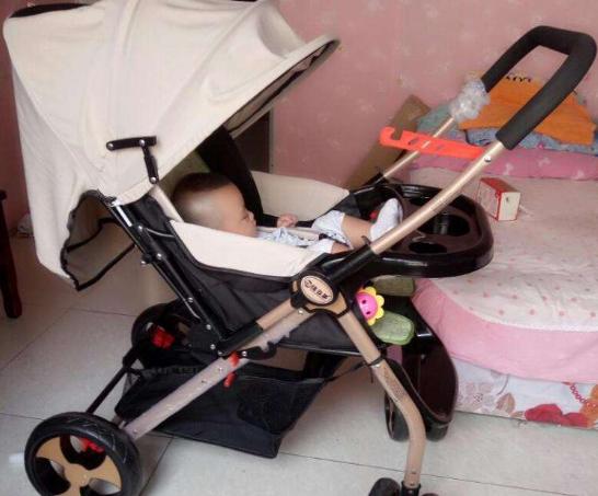 宝宝几个月坐婴儿车能起来一点,几个月宝宝就可以坐婴儿车了