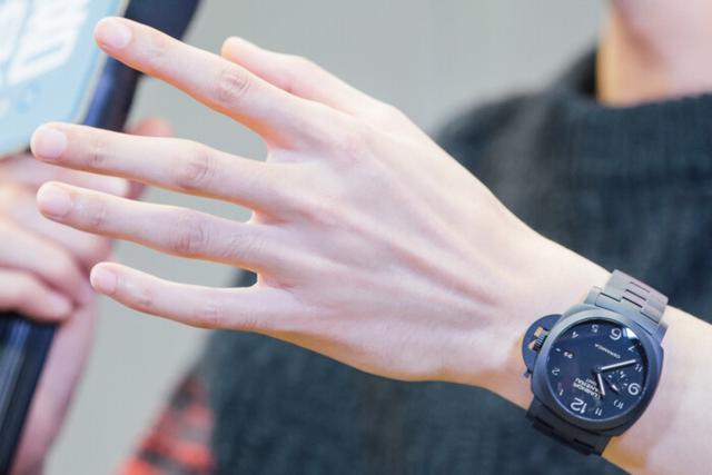 娱乐圈男明星最美的几双手,快来看看有没有你们的爱豆