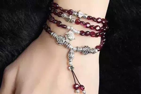 女人购上珠宝才是最正确的,女人买珠宝败家