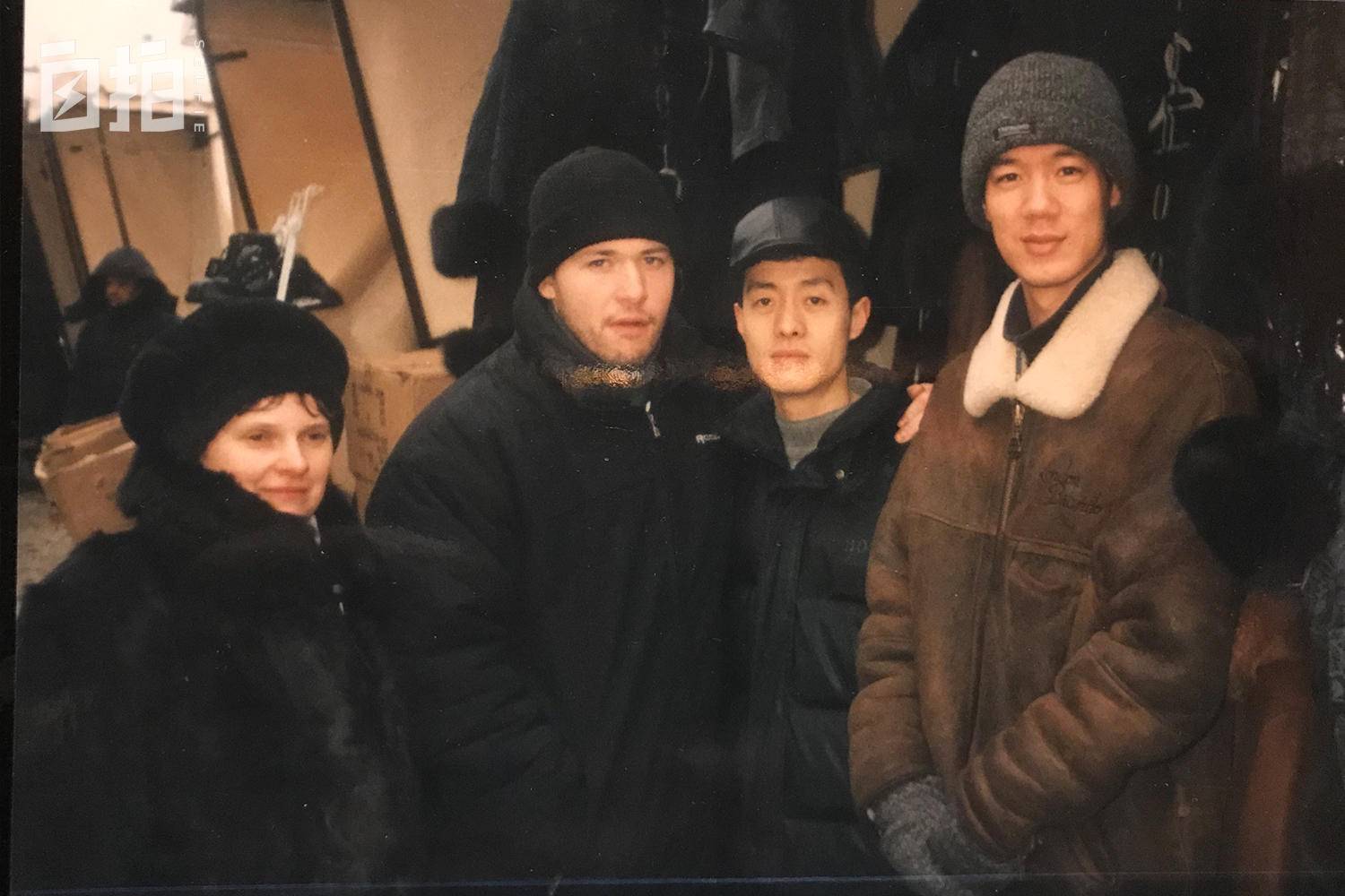 我在俄罗斯当倒爷：货瞬间卖光、被枪顶着脑袋、去*场赌**一晚上花掉2万美金