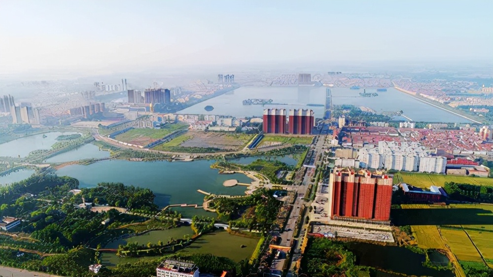 鸿星尔克新疆建厂新闻播报,鸿星尔克河南新店