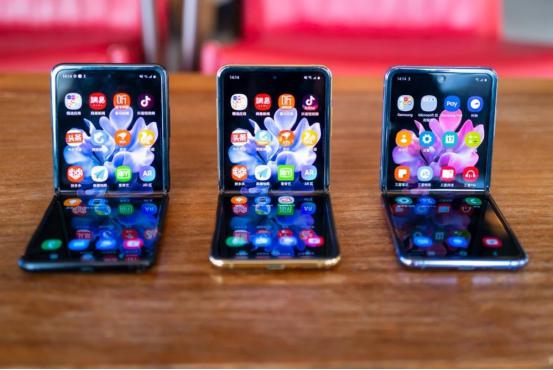 三星折叠屏过了保修期贴膜要钱吗,三星折叠屏过了保修还免费贴膜吗