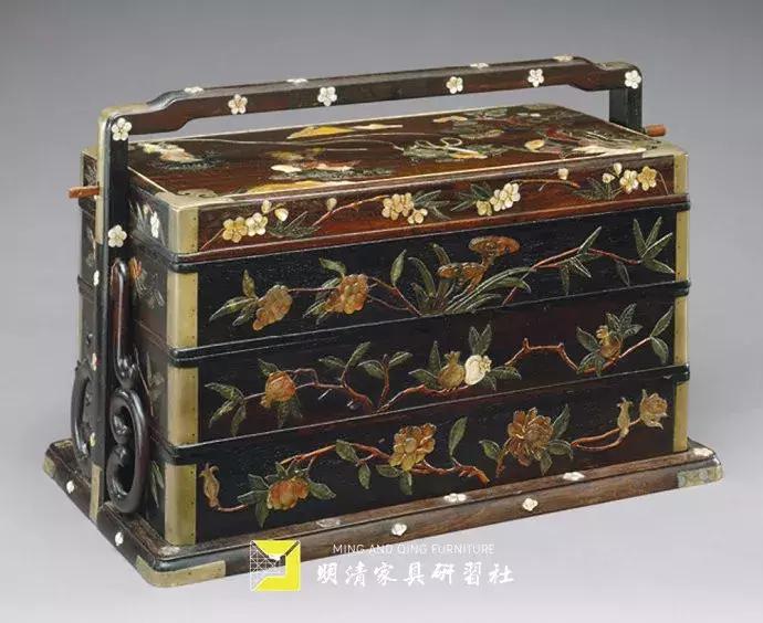 明清家具展厅灯光设计,明清家具铜蝙蝠配饰