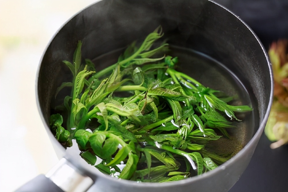 秋季适合吃香椿吗,春天吃香椿要注意哪些禁忌