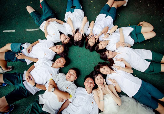 稀奇古怪创意集体照,集体创新创意照