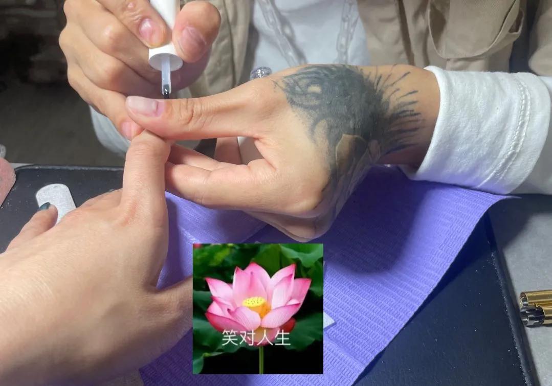 留守儿童扇耳光,19岁女孩被15岁学生扇耳光