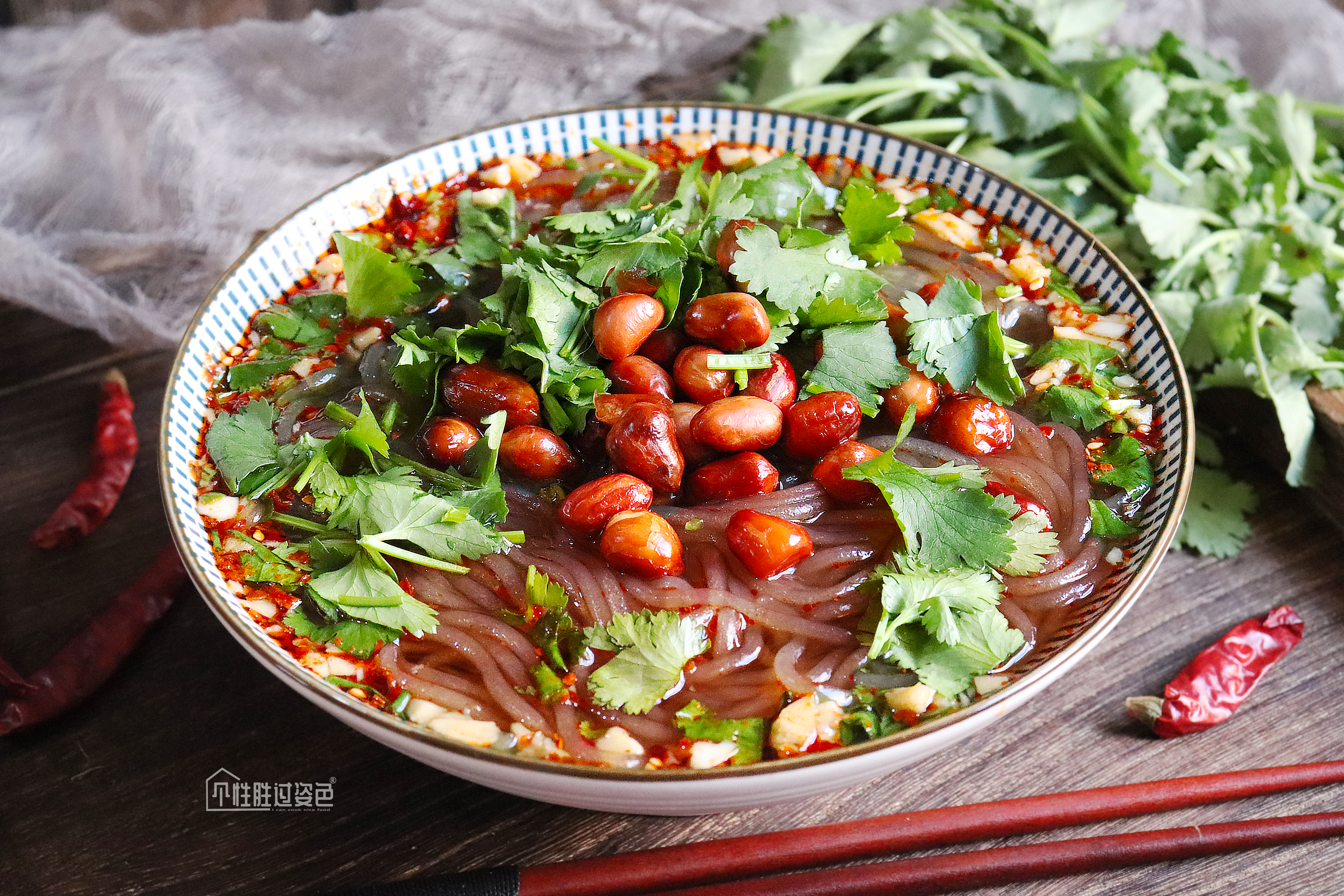 30秒教你制作酸辣粉,手把手教你做酸辣粉视频